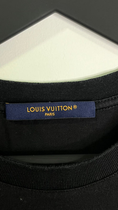 Camiseta Louis Vuitton Logo Bordado