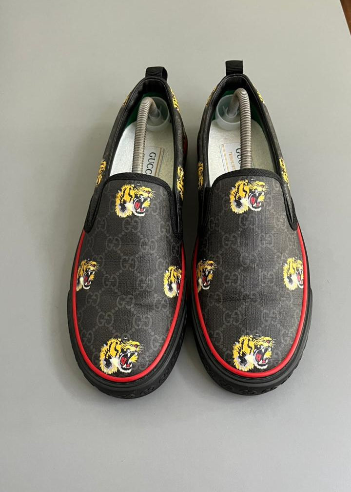 Tênis Slip On Gucci “Tiger”