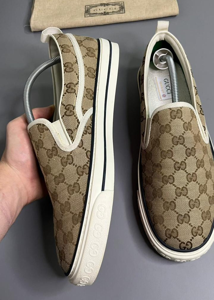 Tênis Slip On Gucci 1977 Bege
