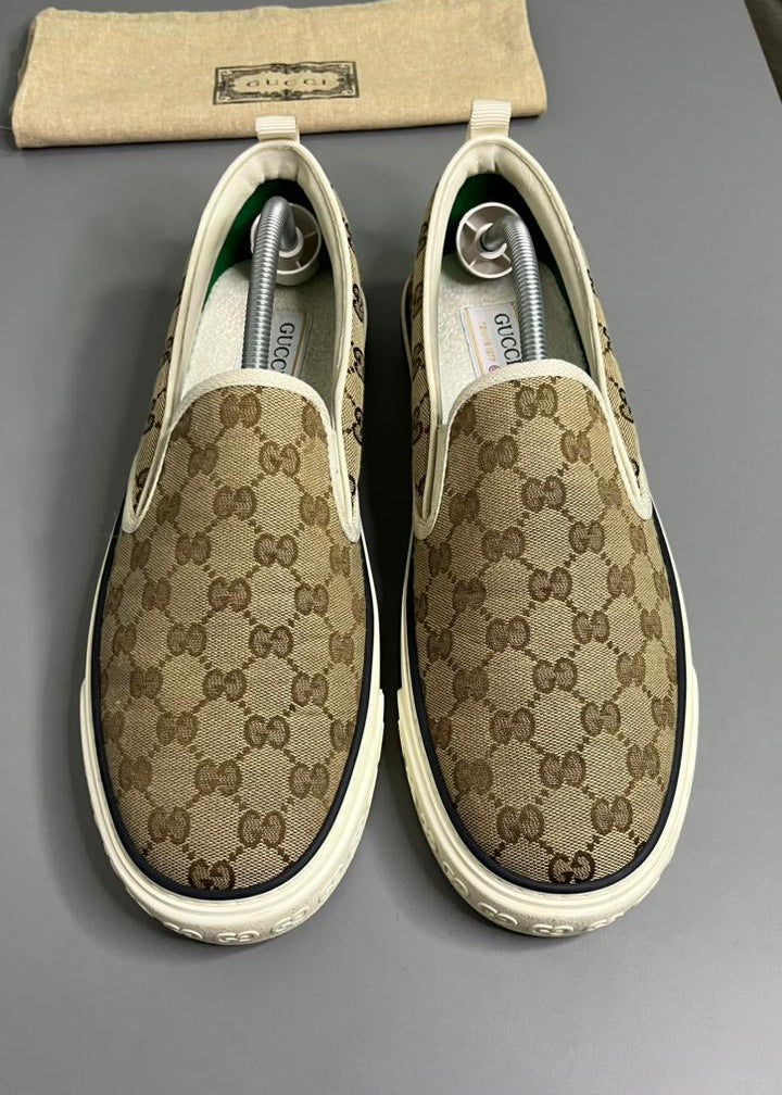 Tênis Slip On Gucci 1977 Bege