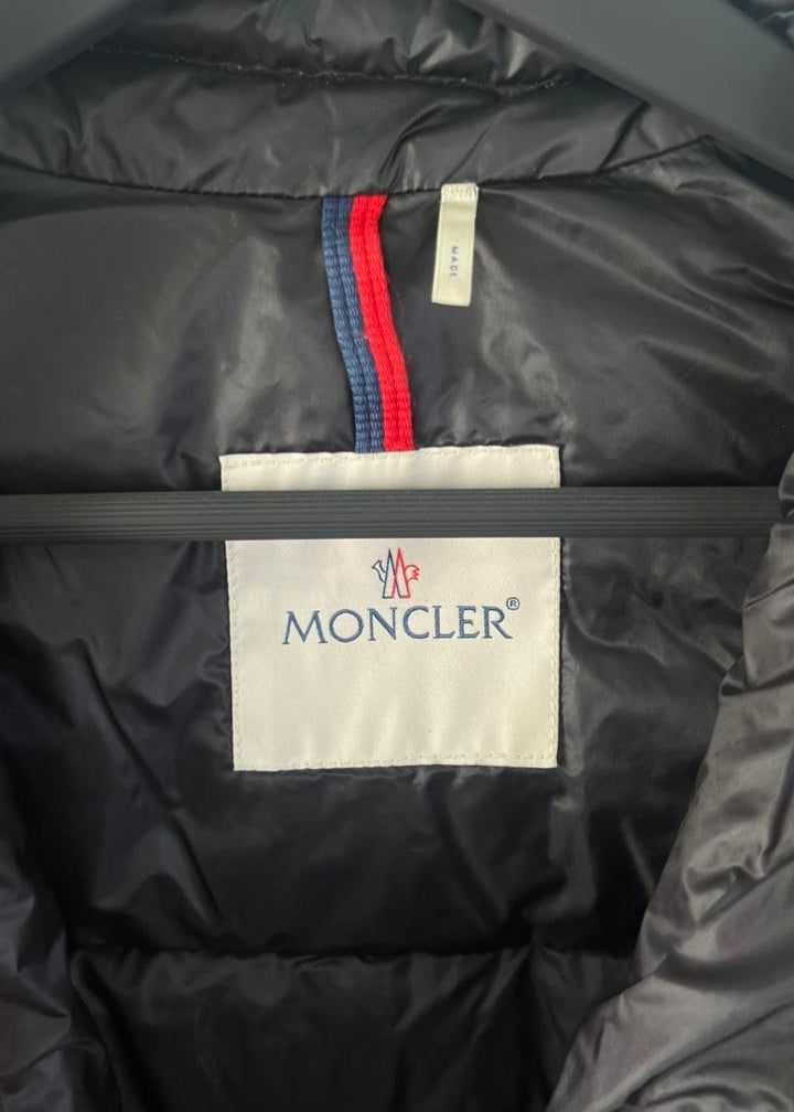 Jaqueta Puffer Moncler Preta