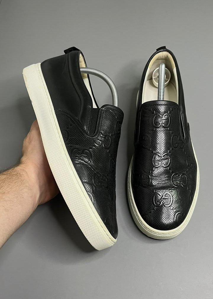 Tênis Slip On Gucci couro preto