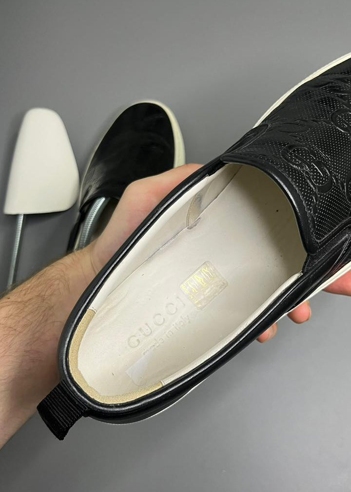 Tênis Slip On Gucci couro preto