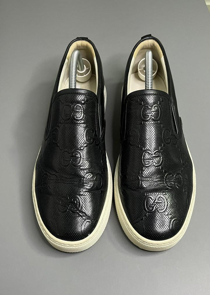 Tênis Slip On Gucci couro preto