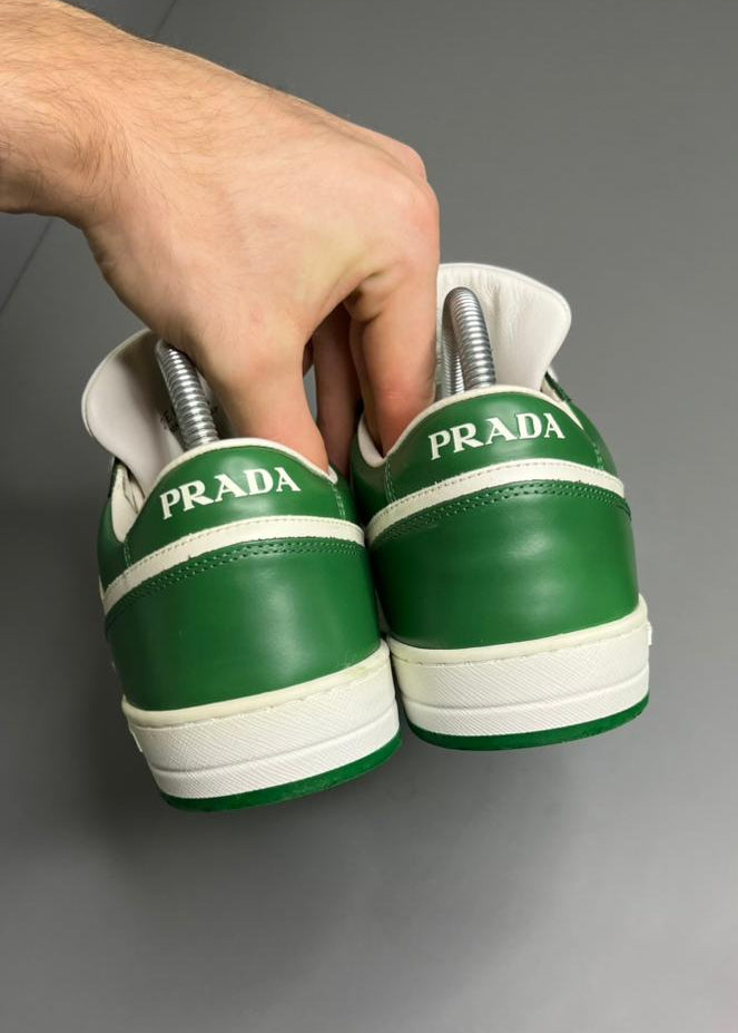 Prada Downtown Couro