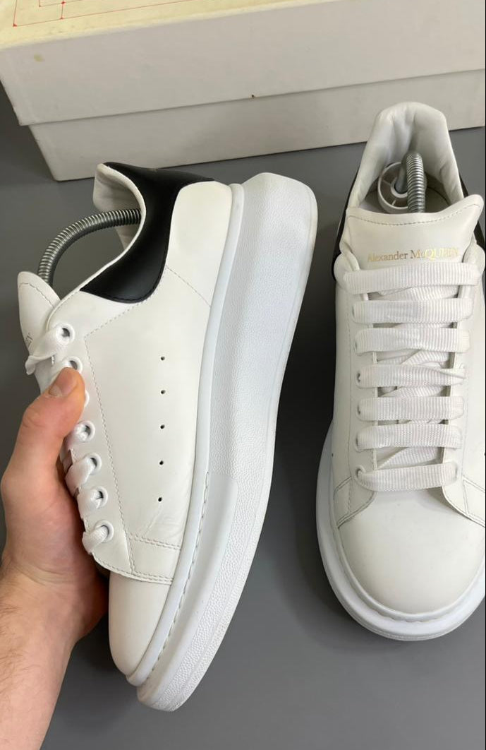 Alexander McQueen Couro Branco