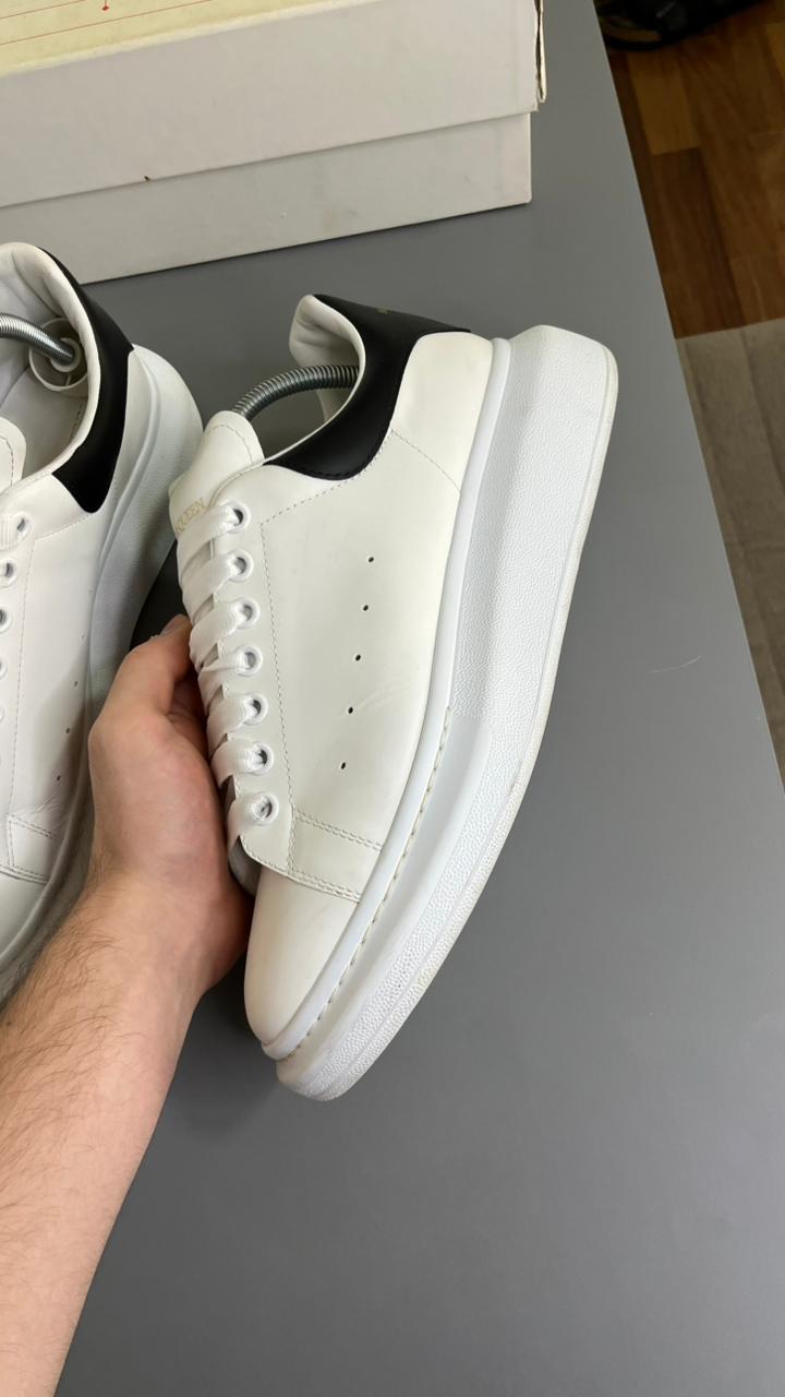Alexander McQueen Couro Branco