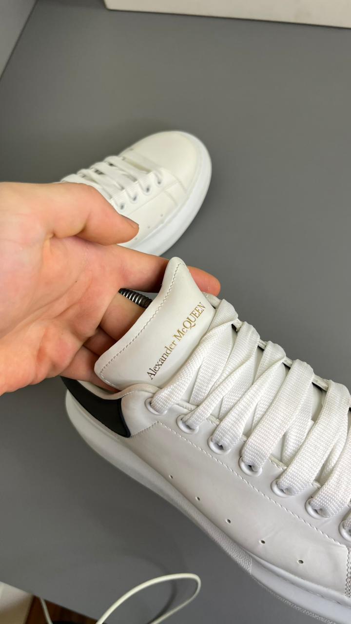 Alexander McQueen Couro Branco